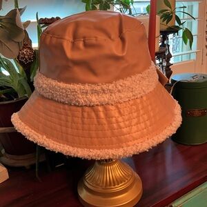 Riah Fashion fuzzy warm Tan Bucket Hat NWT